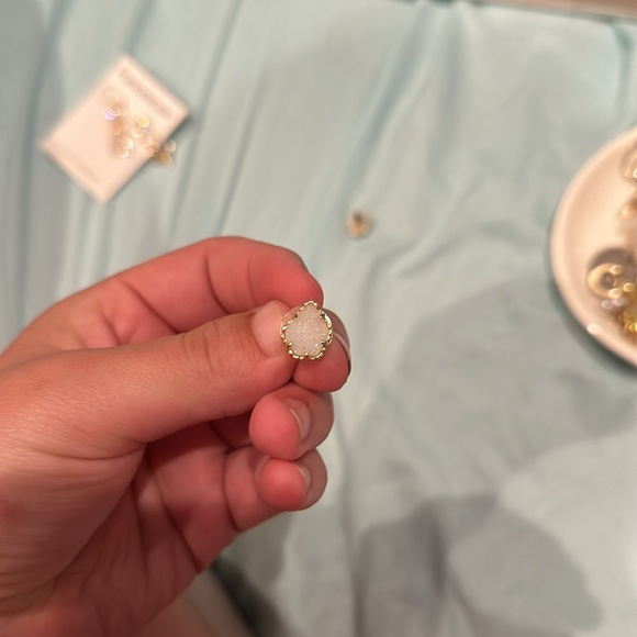 Kendra scott earrings - Picture 2 of 3